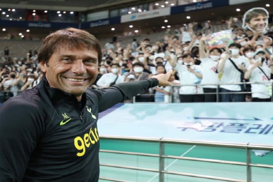 Strategia Napoli: De Laurentiis tenta nuovamente di assicurarsi Antonio Conte