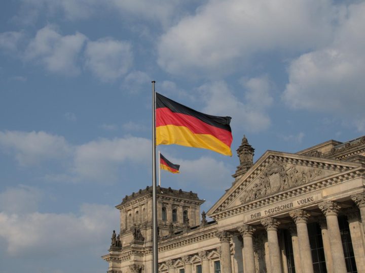 La Germania sotto assedio: tra scioperi diffusi e il fantasma del neonazismo